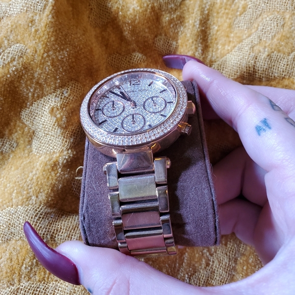 Michael Kors Watch - Picture 2 of 4